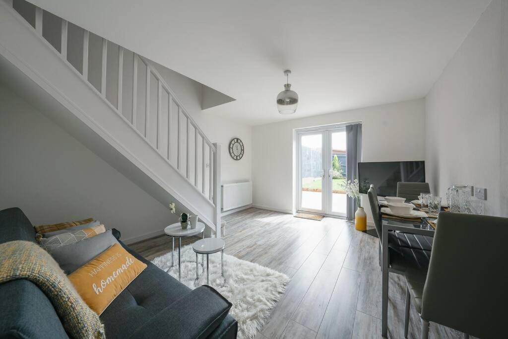 ברמינגהאם Stylish 2-Bed Home - For Company Contractor And Leisure Stays - Nec, Airport, Hs2, Contractors, Resort World מראה חיצוני תמונה