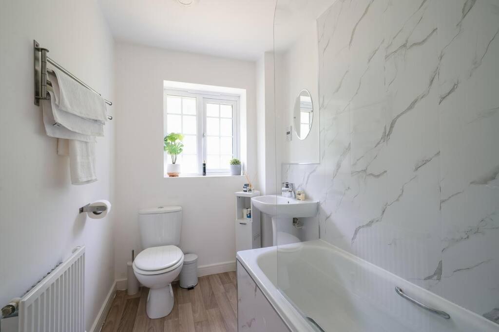 ברמינגהאם Stylish 2-Bed Home - For Company Contractor And Leisure Stays - Nec, Airport, Hs2, Contractors, Resort World מראה חיצוני תמונה