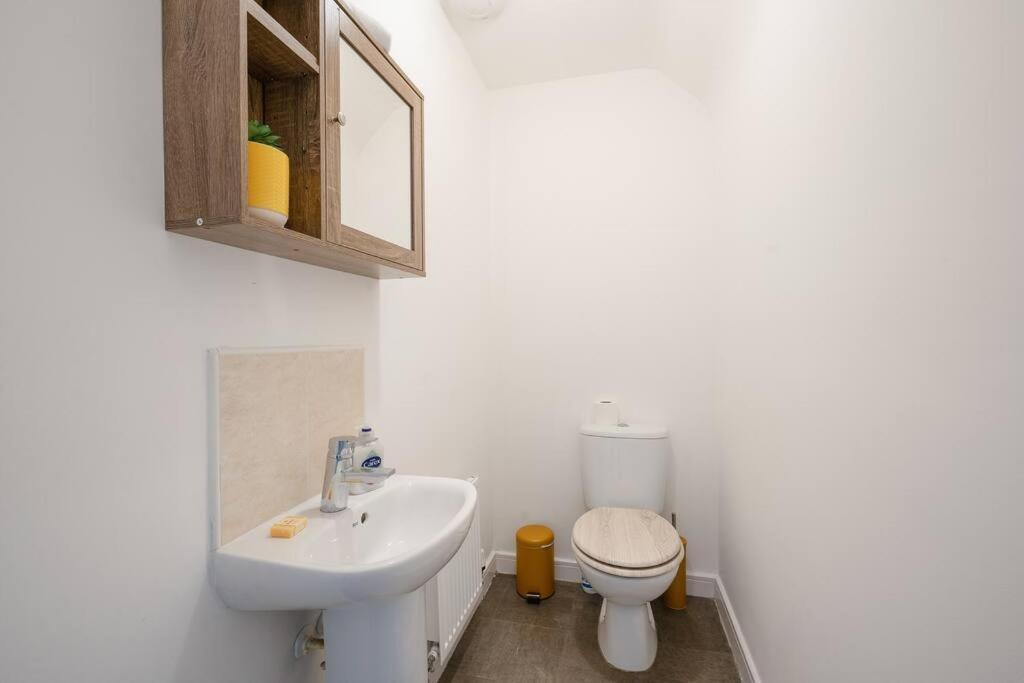 ברמינגהאם Stylish 2-Bed Home - For Company Contractor And Leisure Stays - Nec, Airport, Hs2, Contractors, Resort World מראה חיצוני תמונה