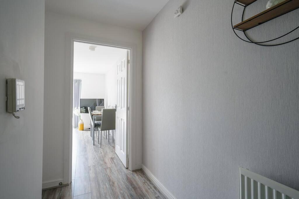 ברמינגהאם Stylish 2-Bed Home - For Company Contractor And Leisure Stays - Nec, Airport, Hs2, Contractors, Resort World מראה חיצוני תמונה